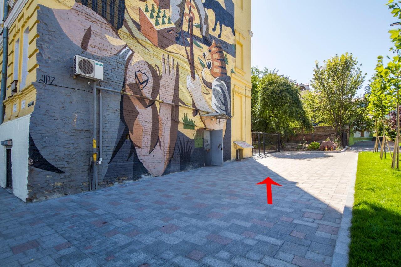 Loft Design Apartments On Desyatynnyi Ln, 7 Kyiv Exterior photo